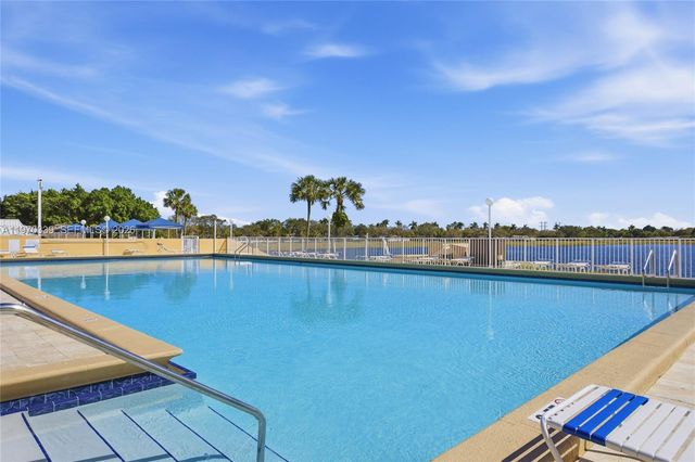 12845 SW 72nd Ter, Miami, FL 33183