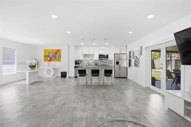 12845 SW 72nd Ter, Miami, FL 33183