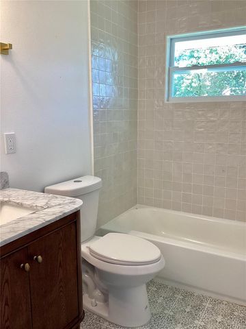 2370 BAHIA VISTA STREET, Sarasota, FL 34239