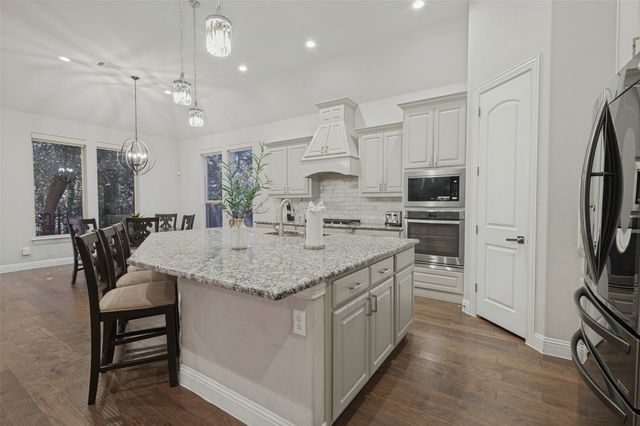 6822 Historic View, Dallas, TX 75236