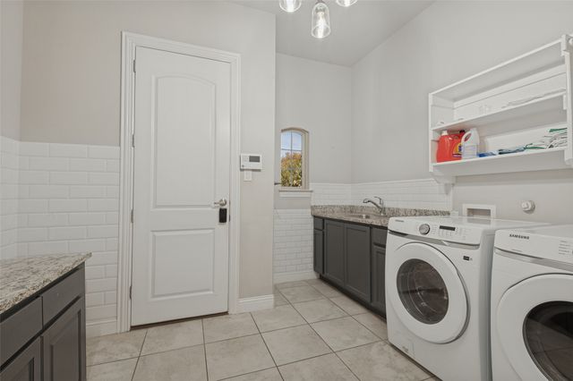 6822 Historic View, Dallas, TX 75236