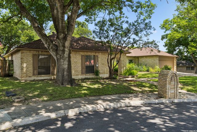8706 Golden View, Windcrest, TX 78239