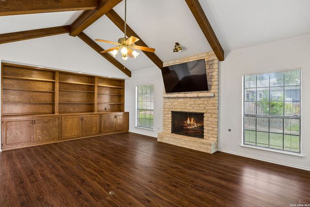 8706 Golden View, Windcrest, TX 78239