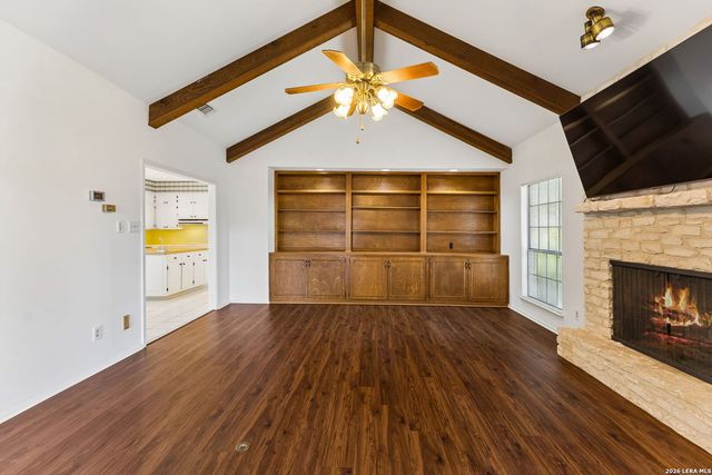 8706 Golden View, Windcrest, TX 78239