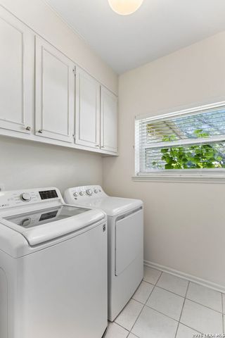 8706 Golden View, Windcrest, TX 78239