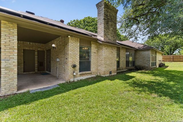 8706 Golden View, Windcrest, TX 78239