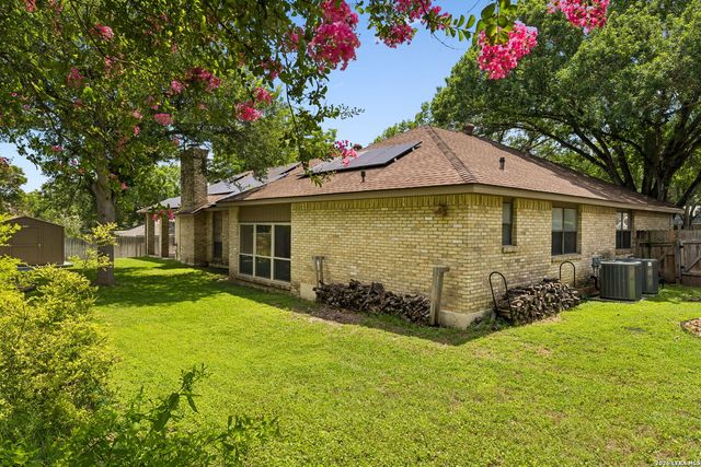 8706 Golden View, Windcrest, TX 78239