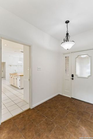 8706 Golden View, Windcrest, TX 78239