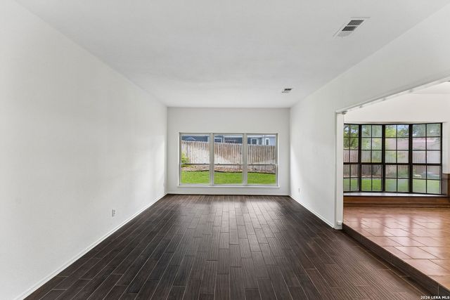 8706 Golden View, Windcrest, TX 78239