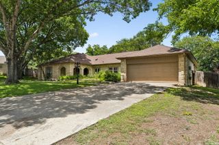 8706 Golden View, Windcrest, TX 78239