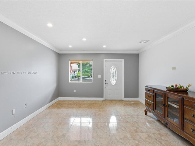 5982 SW 162nd Ct, Miami, FL 33193