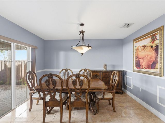 5982 SW 162nd Ct, Miami, FL 33193