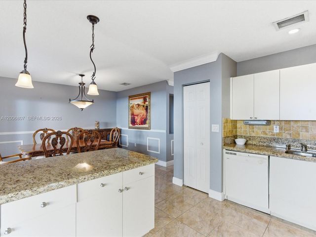 5982 SW 162nd Ct, Miami, FL 33193