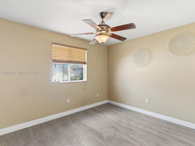 5982 SW 162nd Ct, Miami, FL 33193