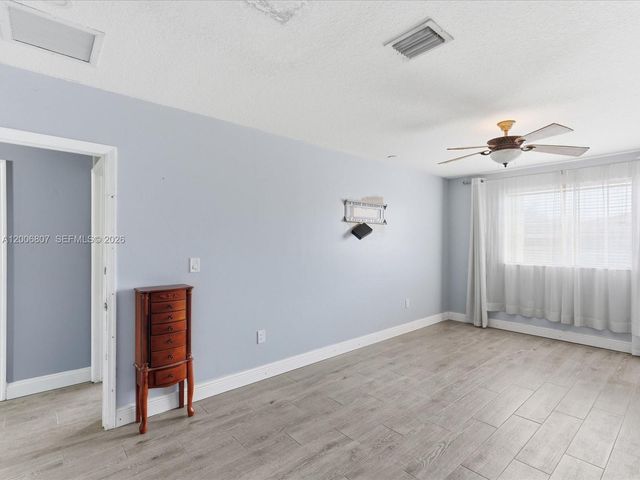 5982 SW 162nd Ct, Miami, FL 33193