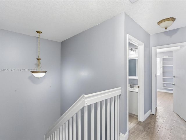 5982 SW 162nd Ct, Miami, FL 33193