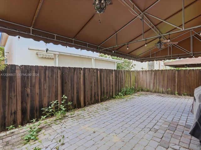 5982 SW 162nd Ct, Miami, FL 33193