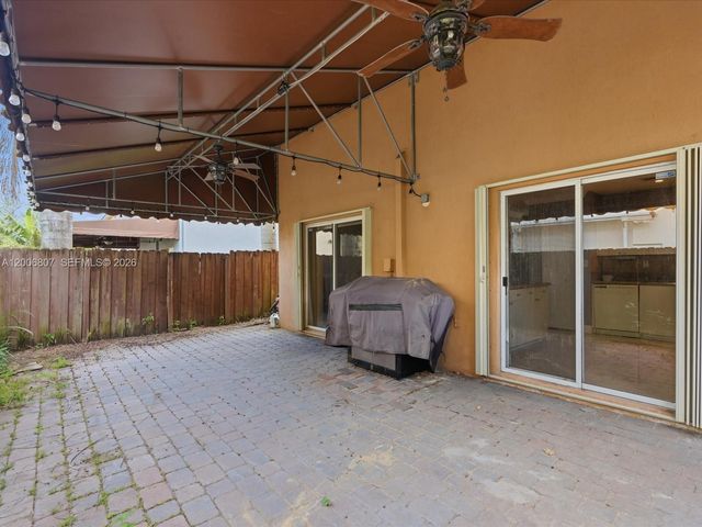 5982 SW 162nd Ct, Miami, FL 33193