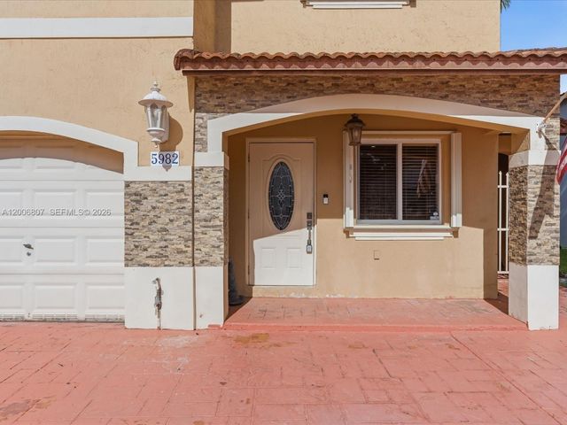 5982 SW 162nd Ct, Miami, FL 33193