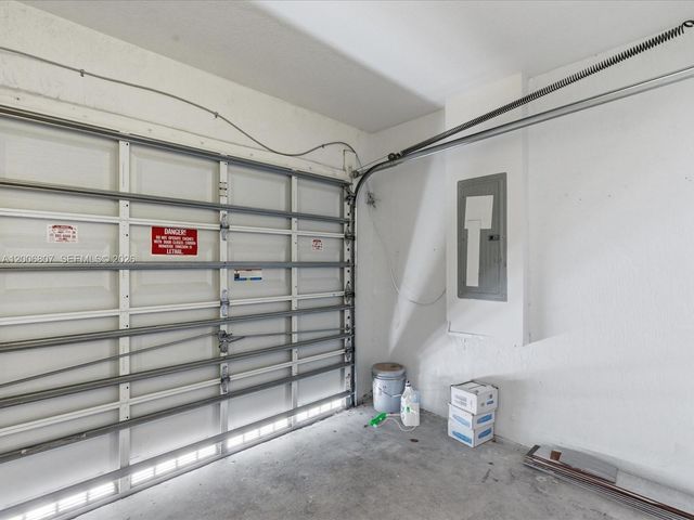 5982 SW 162nd Ct, Miami, FL 33193