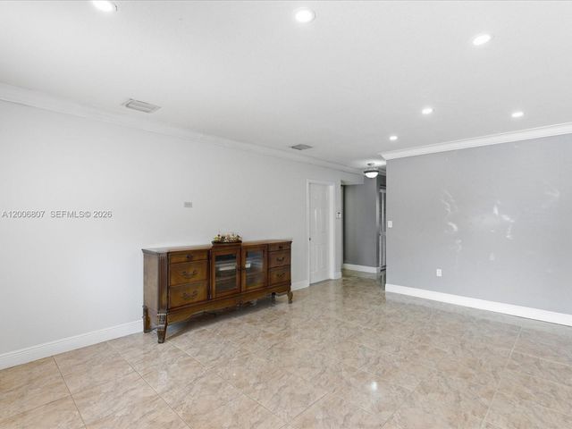 5982 SW 162nd Ct, Miami, FL 33193