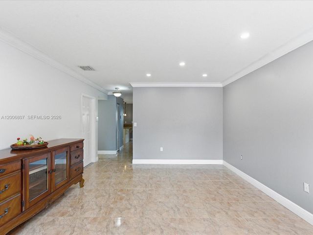 5982 SW 162nd Ct, Miami, FL 33193