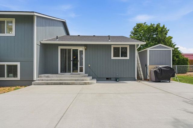 704 S Fairchild St, Medical Lake, WA 99022