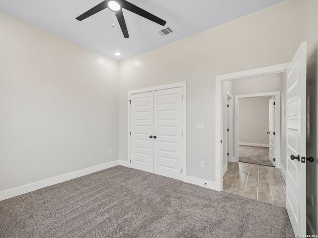 117 W SHORT MEADOW DR, Lytle, TX 78052