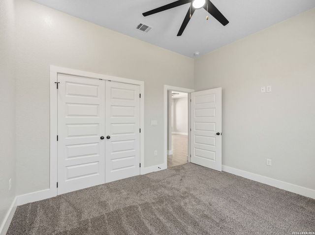 117 W SHORT MEADOW DR, Lytle, TX 78052
