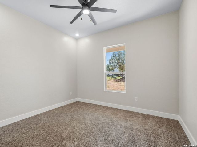 117 W SHORT MEADOW DR, Lytle, TX 78052