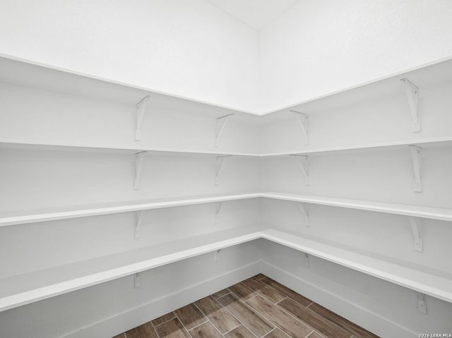 117 W SHORT MEADOW DR, Lytle, TX 78052