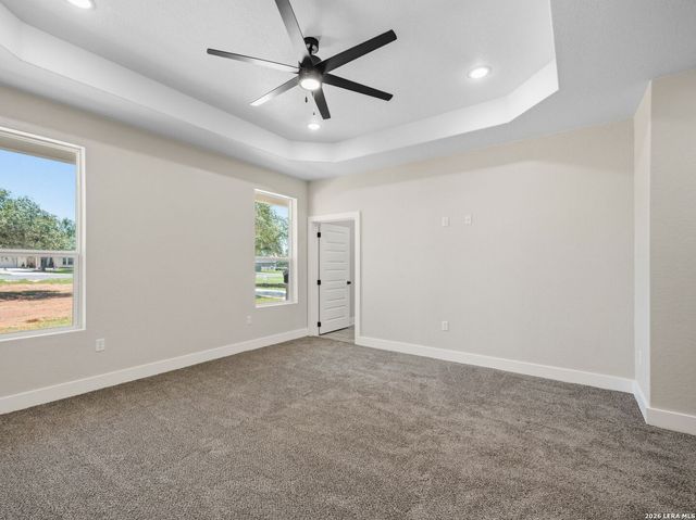 117 W SHORT MEADOW DR, Lytle, TX 78052
