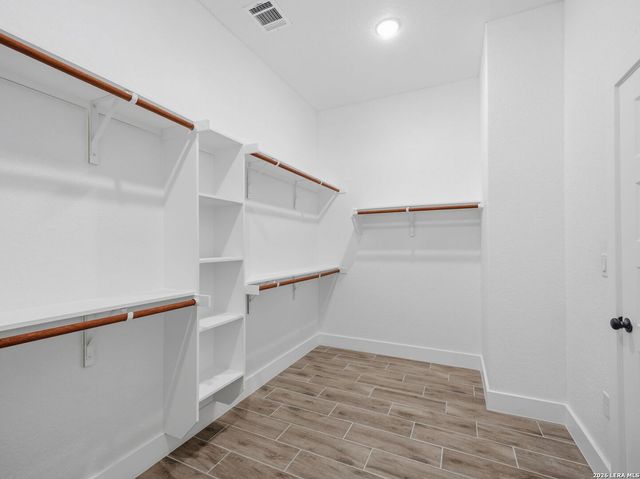 117 W SHORT MEADOW DR, Lytle, TX 78052