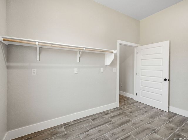 117 W SHORT MEADOW DR, Lytle, TX 78052