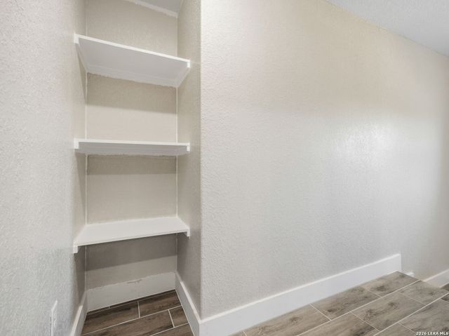 117 W SHORT MEADOW DR, Lytle, TX 78052