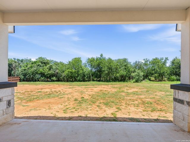 117 W SHORT MEADOW DR, Lytle, TX 78052