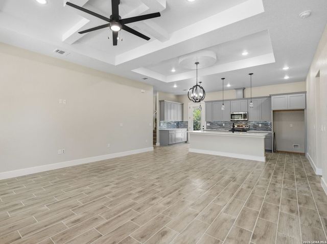 117 W SHORT MEADOW DR, Lytle, TX 78052