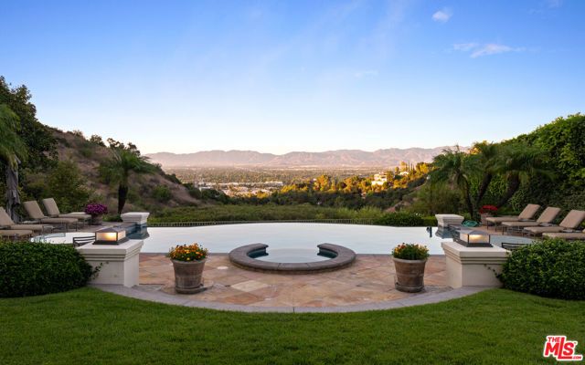 14035 Aubrey Road, Beverly Hills, CA 90210