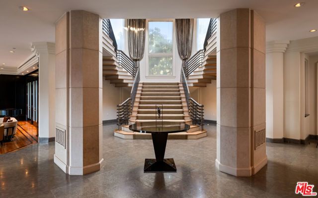 14035 Aubrey Road, Beverly Hills, CA 90210