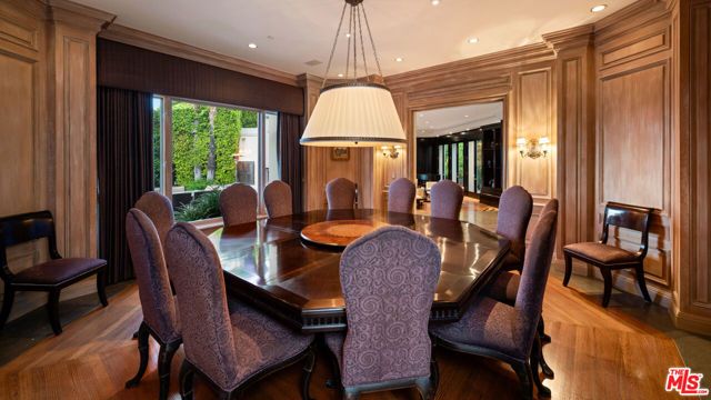 14035 Aubrey Road, Beverly Hills, CA 90210