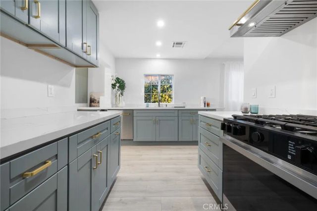 10607 Whitegate Avenue, Sunland, CA 91040