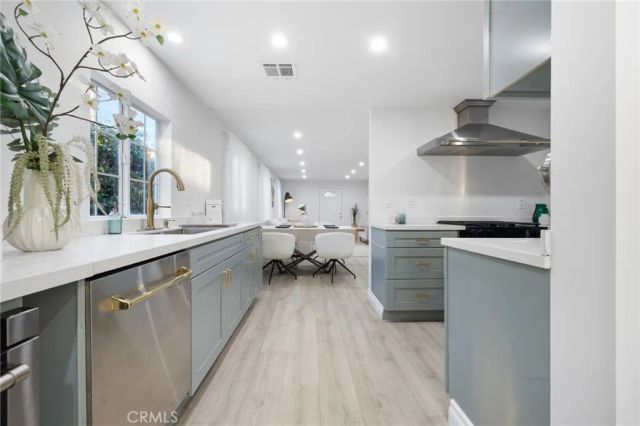 10607 Whitegate Avenue, Sunland, CA 91040