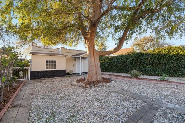 10607 Whitegate Avenue, Sunland, CA 91040