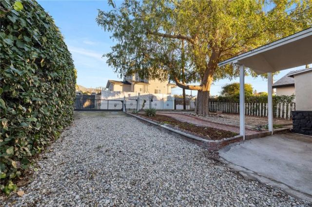 10607 Whitegate Avenue, Sunland, CA 91040
