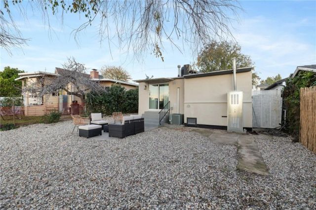 10607 Whitegate Avenue, Sunland, CA 91040