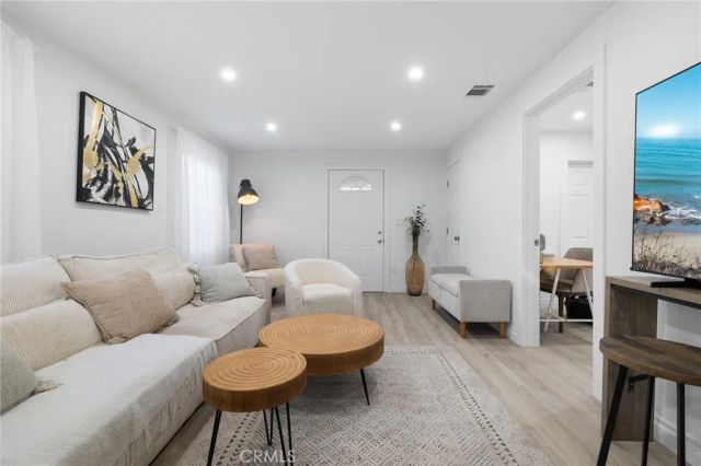 10607 Whitegate Avenue, Sunland, CA 91040