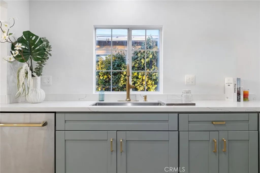 10607 Whitegate Avenue, Sunland, CA 91040