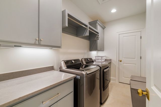 7212 Shagbark Ln, College Grove, TN 37046