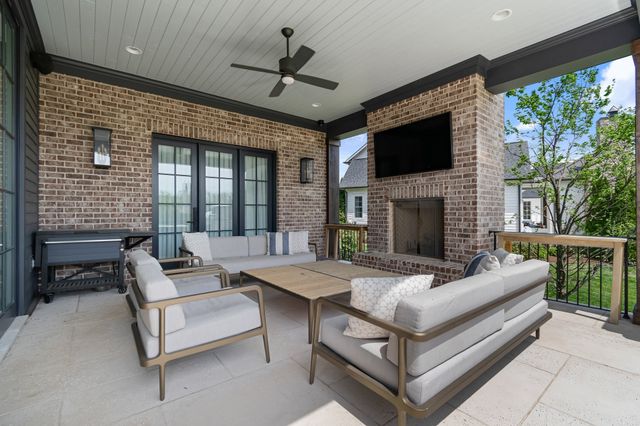 7212 Shagbark Ln, College Grove, TN 37046