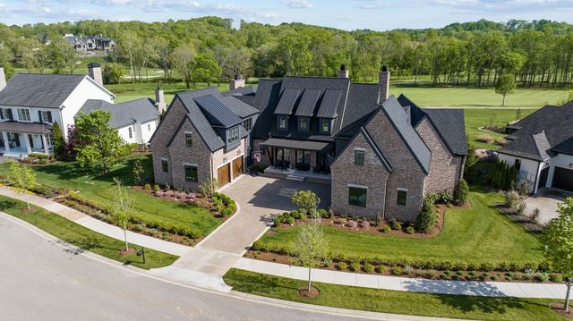 7212 Shagbark Ln, College Grove, TN 37046
